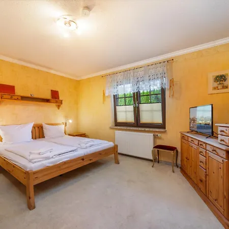 祖施米德费里恩豪斯酒店 *